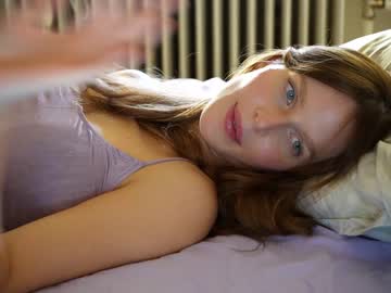 webcam girl ellaa91 live cam image #3838120