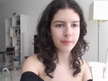 webcam girl frenchava live cam image #6941573