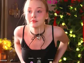 webcam girl lissa_meooow live cam image #12140398