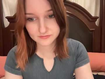 webcam girl tinytittytia live cam image #9379000