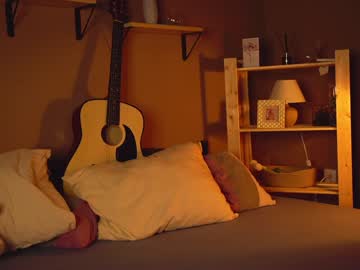 webcam girl cuteelsa_ live cam image #8028506