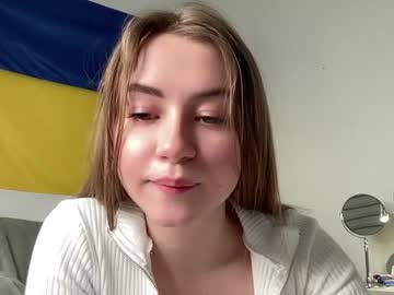 webcam girl strawberryjamx live cam image #1907439