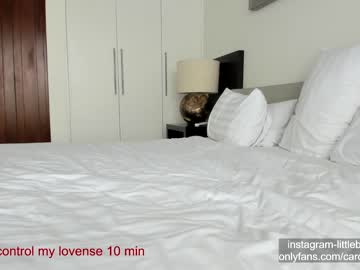 webcam girl carolinaherera live cam image #2294444
