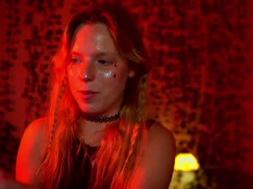webcam girl crimsonxrapture live cam image #484737