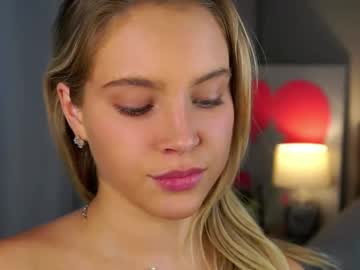 webcam girl lipswithsmileonthem live cam image #12956198