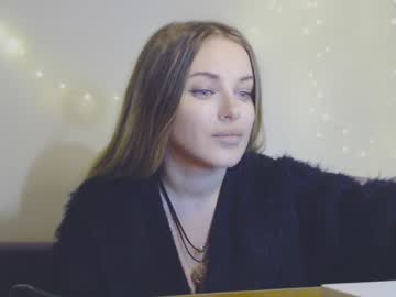 webcam girl petit_kaka live cam image #873992