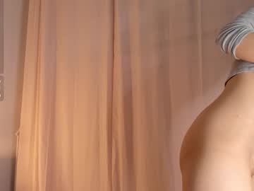 webcam girl hee_jeen live cam image #12484321