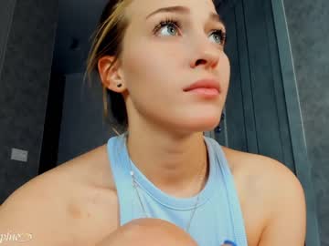 webcam girl sophie_5 live cam image #2474884