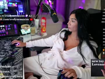 webcam girl evelyne92 live cam image #7497758