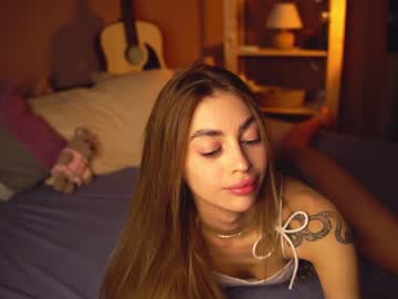 webcam girl cuteelsa_ live cam image #8174280