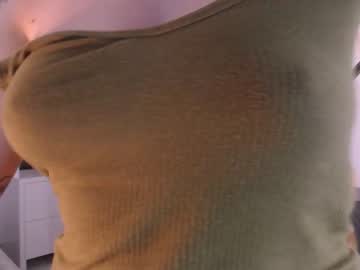 webcam girl annaliese_bach live cam image #999139