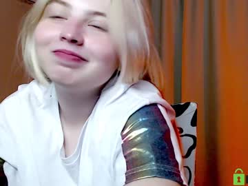 webcam girl shy_blondiee live cam image #4951286
