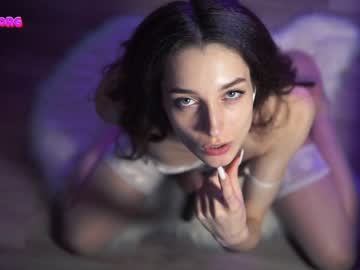 webcam girl angels_kiss live cam image #6065884