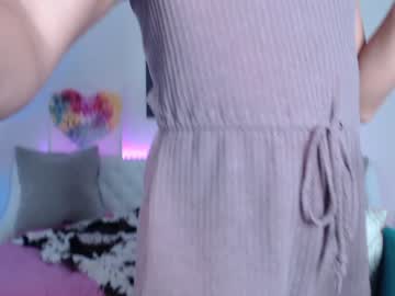 webcam girl holihurricane live cam image #2380415