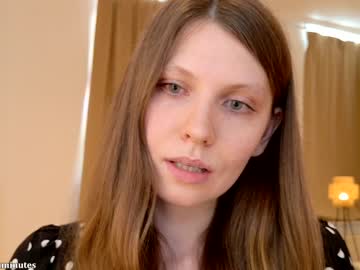webcam girl giveyouelevenminutes live cam image #6969106
