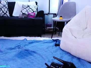 webcam girl emmasky69 live cam image #10044706