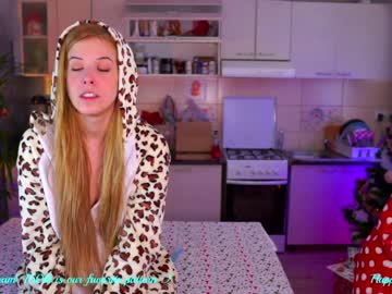 webcam girl juicyandthepussyblvd live cam image #1079407