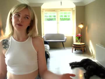 webcam girl lucydelovely live cam image #9540486