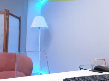 webcam girl lovlybambi live cam image #8849977