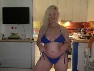 webcam girl kiradivine live cam image #6131718