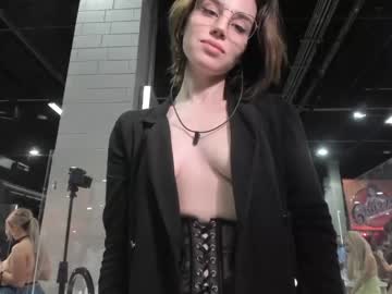 webcam girl cinnabelle live cam image #2301754