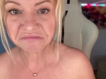 webcam girl kiradivine live cam image #7830646