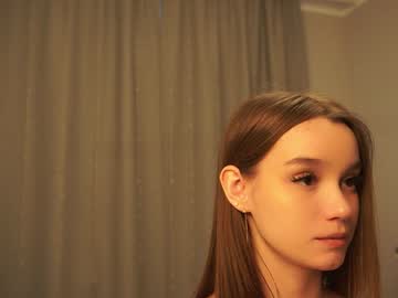 webcam girl harrieteasley live cam image #11719658