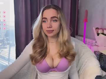 webcam girl tatti_1 live cam image #7589779