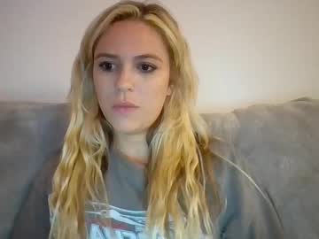webcam girl skyelynnxo live cam image #12337886