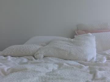 webcam girl alaiaxox live cam image #8779600