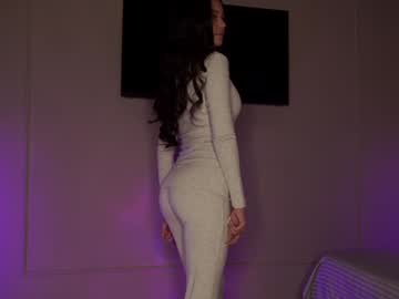 webcam girl emilybatee live cam image #12200107