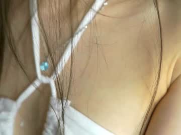 webcam girl peek_in_my_window live cam image #9591301