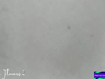 webcam girl violetttflowers live cam image #10609866