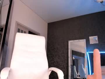 webcam girl aura_kiss live cam image #3986122