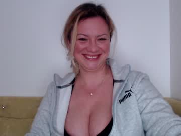 webcam girl kiradivine live cam image #2357540