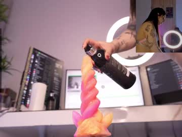 webcam girl lau__1 live cam image #9741983