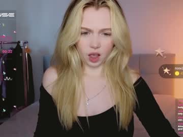 webcam girl small_blondee live cam image #6031310
