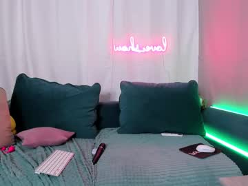webcam girl l0ve_sh0w live cam image #6837730