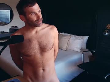 webcam man bareleeworking live cam image #10869120