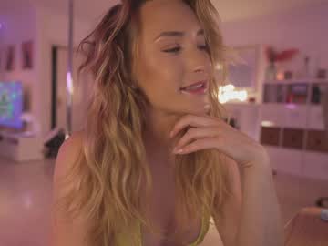 webcam girl hannahjames710 live cam image #6402805