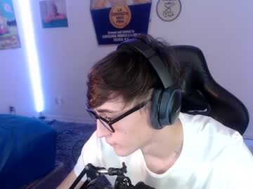 webcam man 18yrboyhot live cam image #1700335