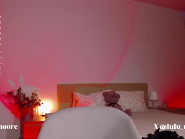 webcam girl lumoore live cam image #9132337