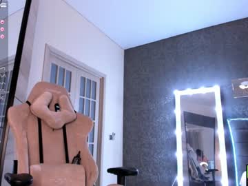 webcam girl aura_kiss live cam image #2474264