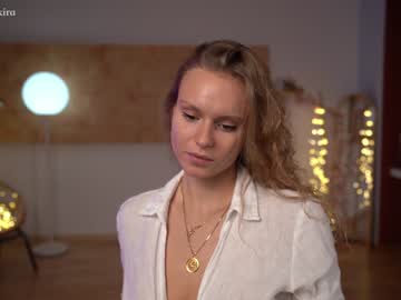 webcam girl chillwithkira live cam image #4359826