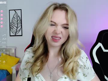 webcam girl small_blondee live cam image #5158092