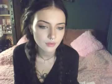 webcam girl bmwm5f90 live cam image #12019958