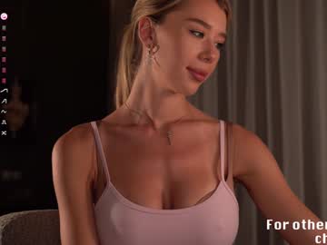 webcam girl heyhorny_cb live cam image #11636256