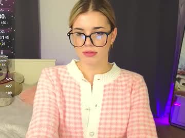 webcam girl adrianawow1 live cam image #12056550