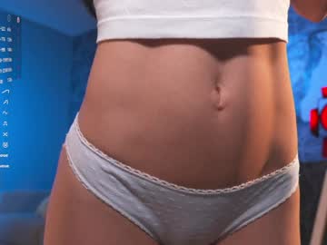 webcam girl lucie_beltran live cam image #12634377