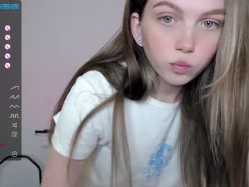 webcam girl small_blondee live cam image #3867332
